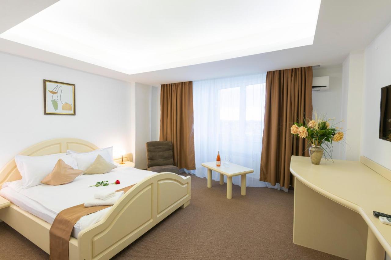 Hotel Randy كونستانتا المظهر الخارجي الصورة