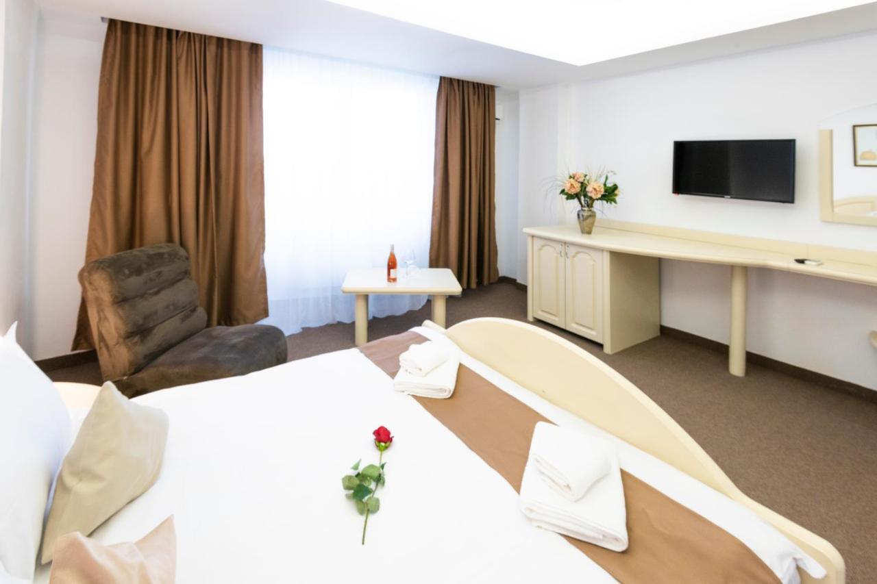 Hotel Randy كونستانتا المظهر الخارجي الصورة