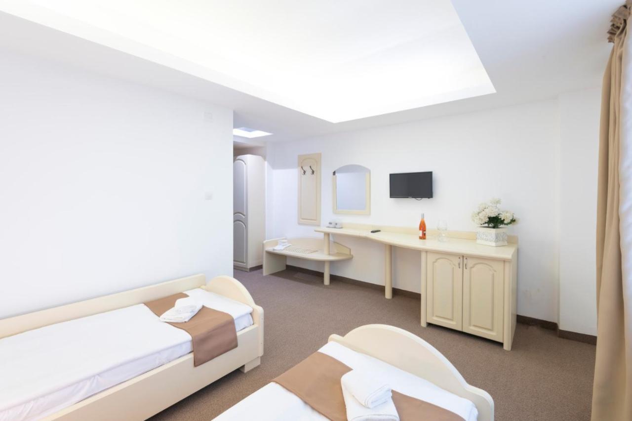 Hotel Randy كونستانتا المظهر الخارجي الصورة