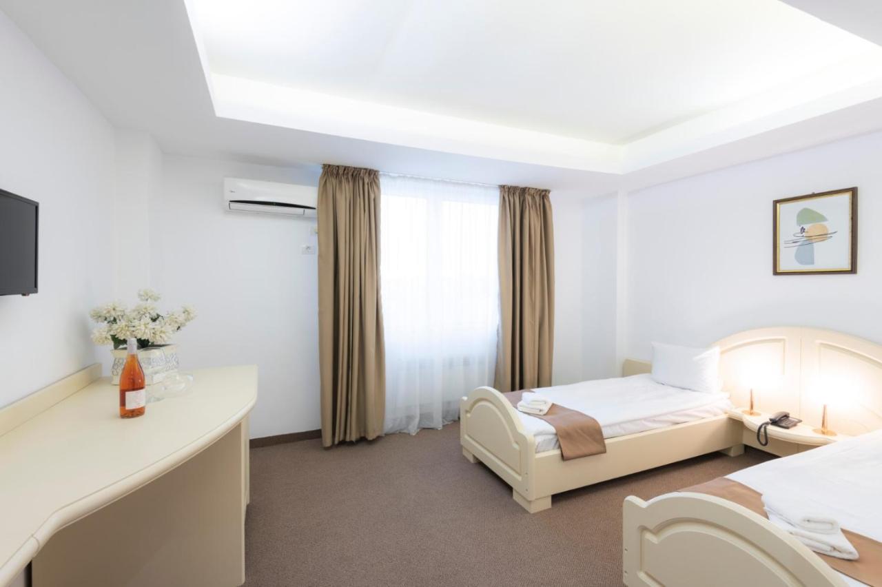 Hotel Randy كونستانتا المظهر الخارجي الصورة