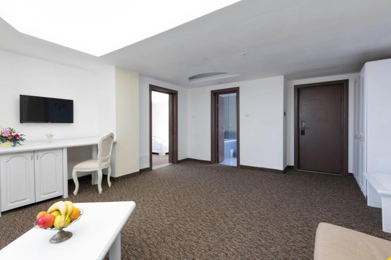 Hotel Randy كونستانتا المظهر الخارجي الصورة