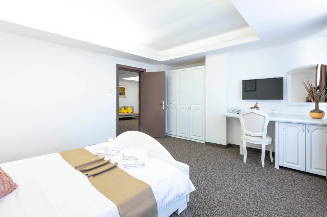 Hotel Randy كونستانتا المظهر الخارجي الصورة