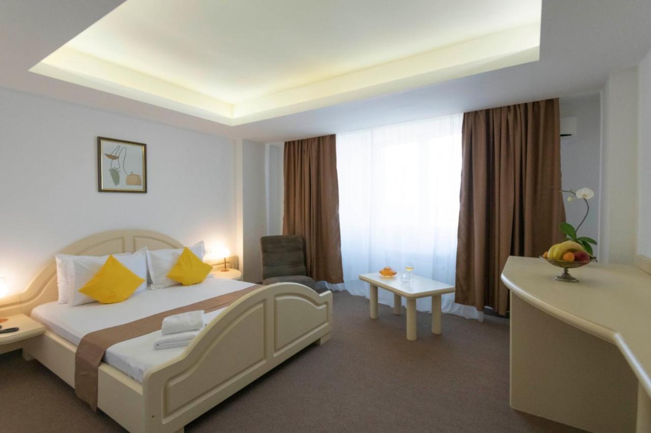 Hotel Randy كونستانتا المظهر الخارجي الصورة