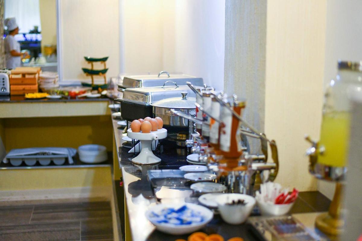 Hotel Randy كونستانتا المظهر الخارجي الصورة
