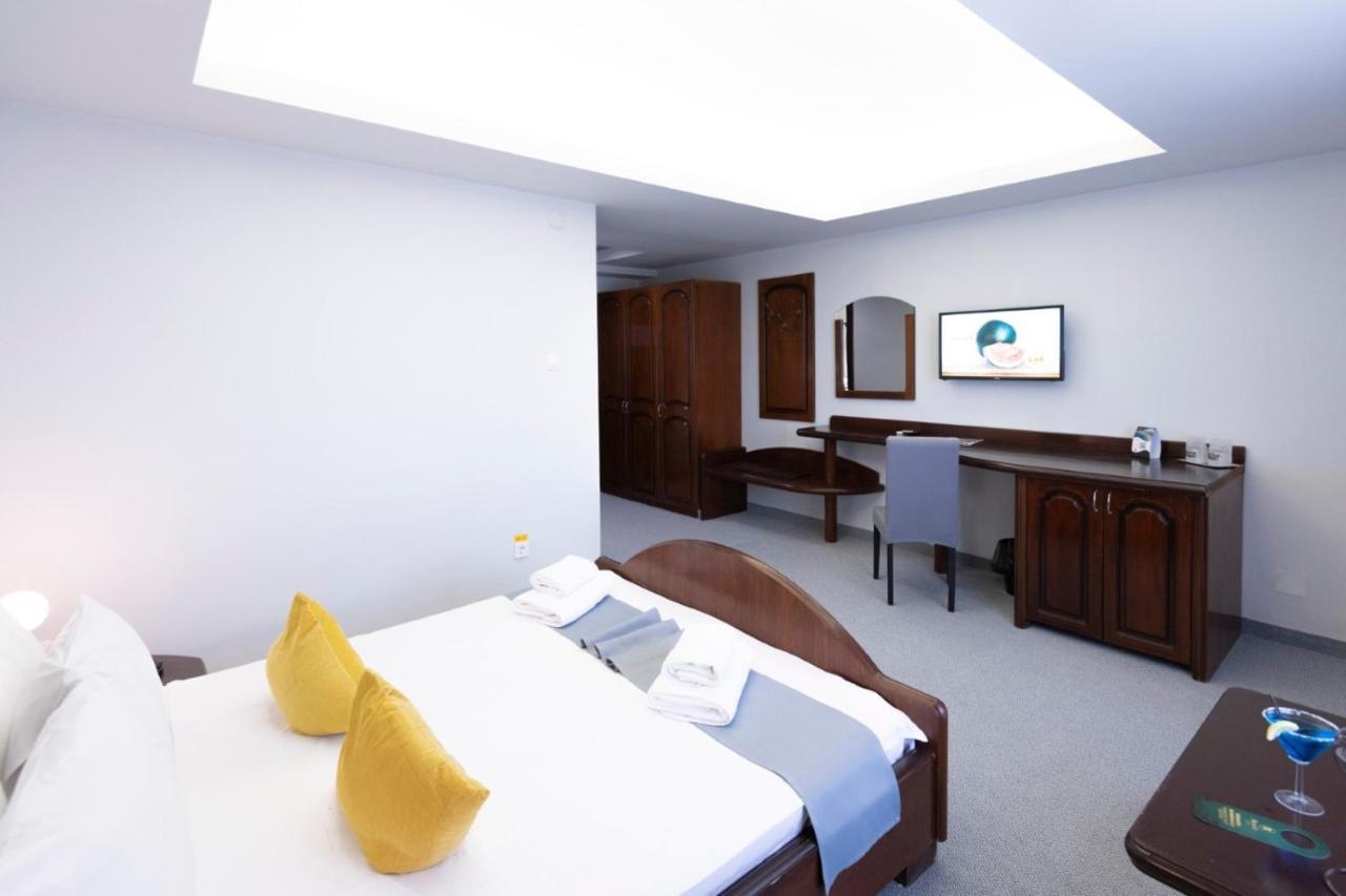 Hotel Randy كونستانتا المظهر الخارجي الصورة