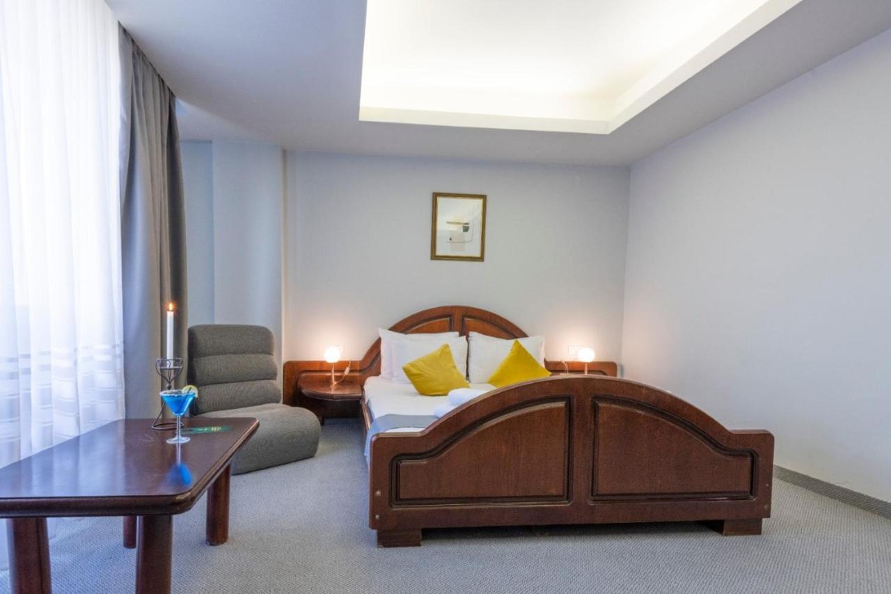 Hotel Randy كونستانتا المظهر الخارجي الصورة